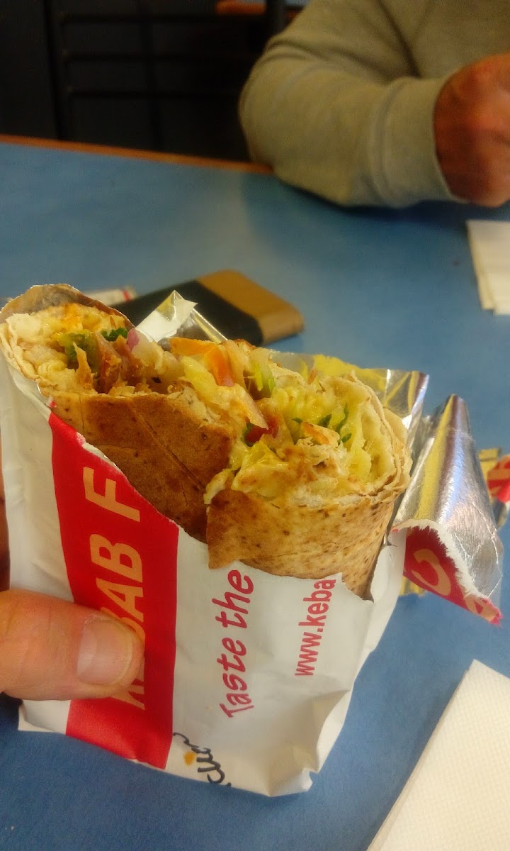 JD's Kebabs Chicken Pizza - Photo 4