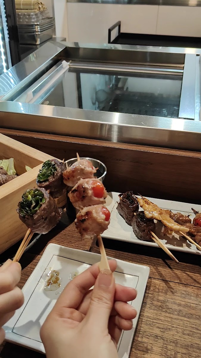 Komatsu Bar and Grill - Photo 1