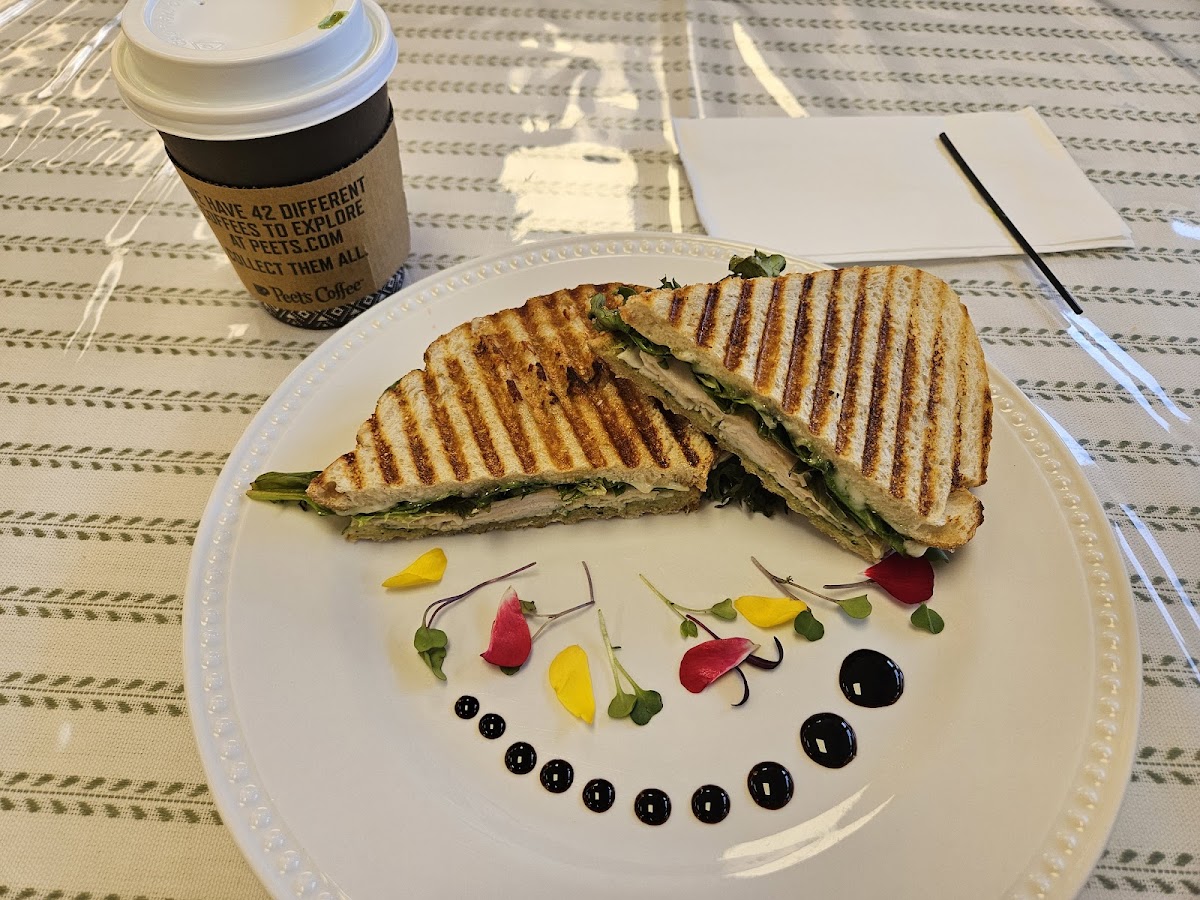 Italia Coffee & Bistro - Photo 4