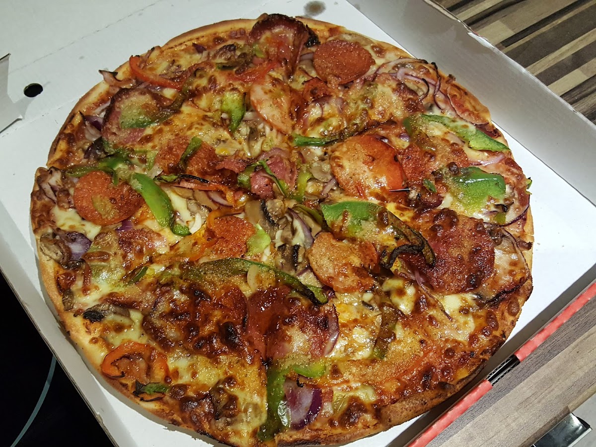Four Seasons Pizzeria - Photo 4