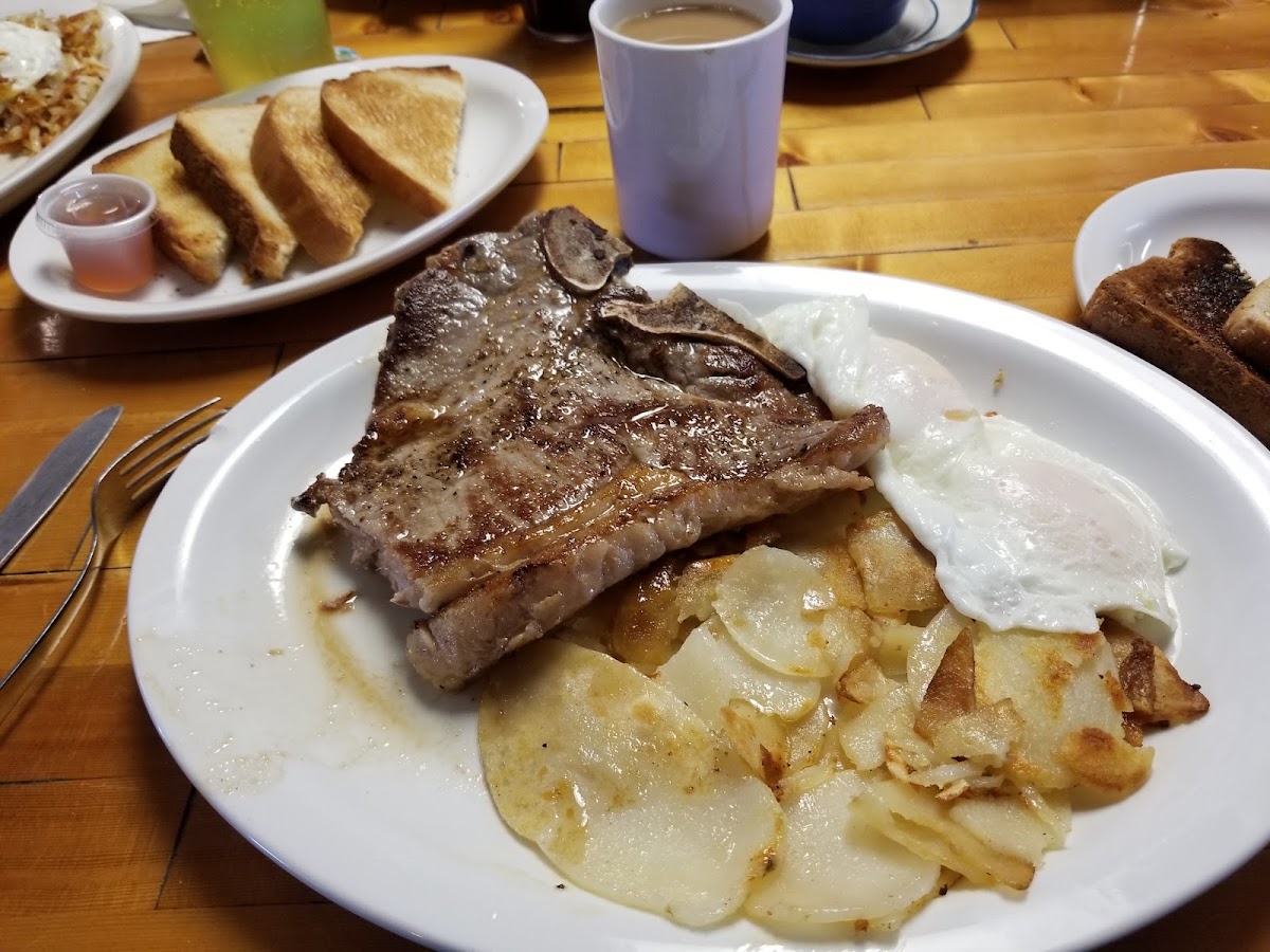 Roxie’s Country Skillet - Photo 9