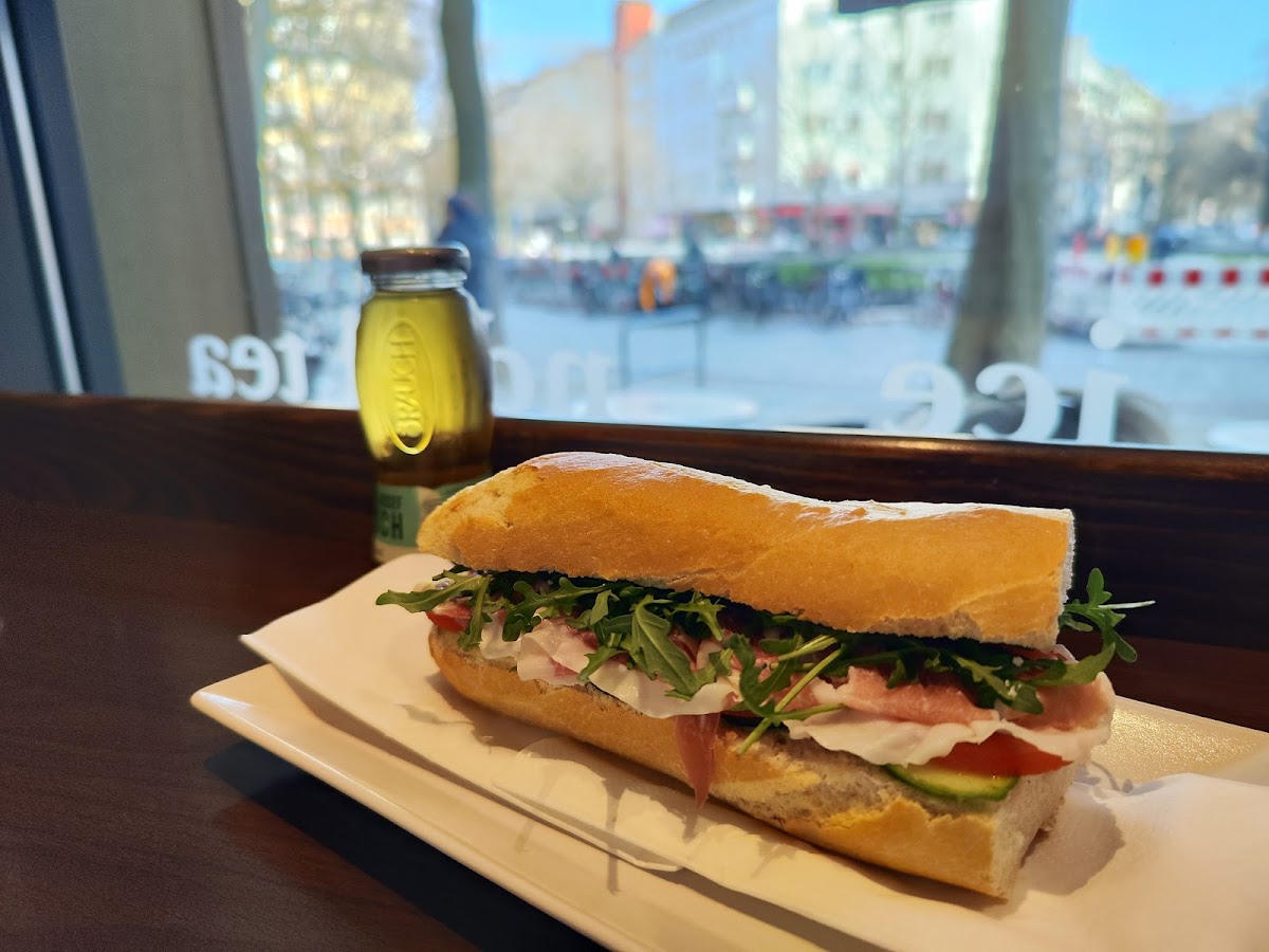 Meyerbeer Coffee Shop - Photo 9