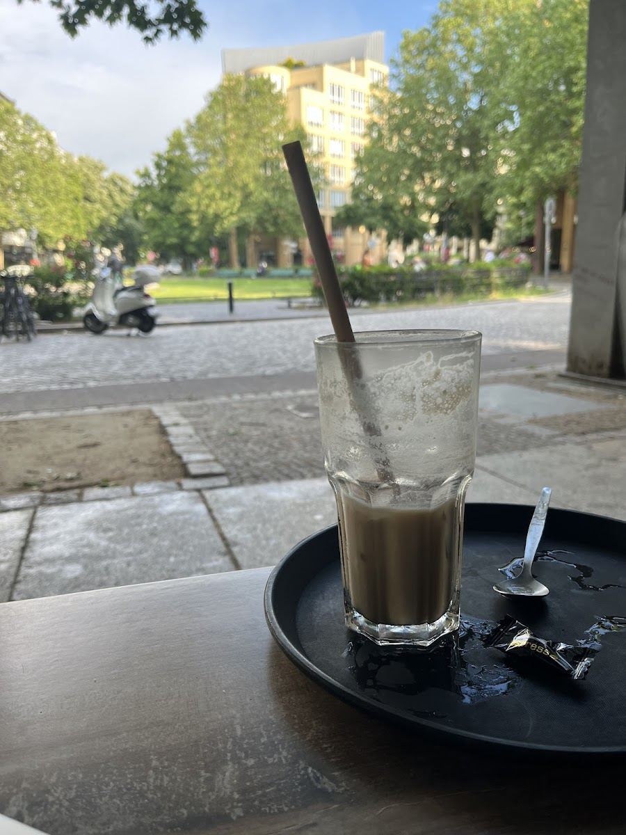Meyerbeer Coffee Shop - Photo 8