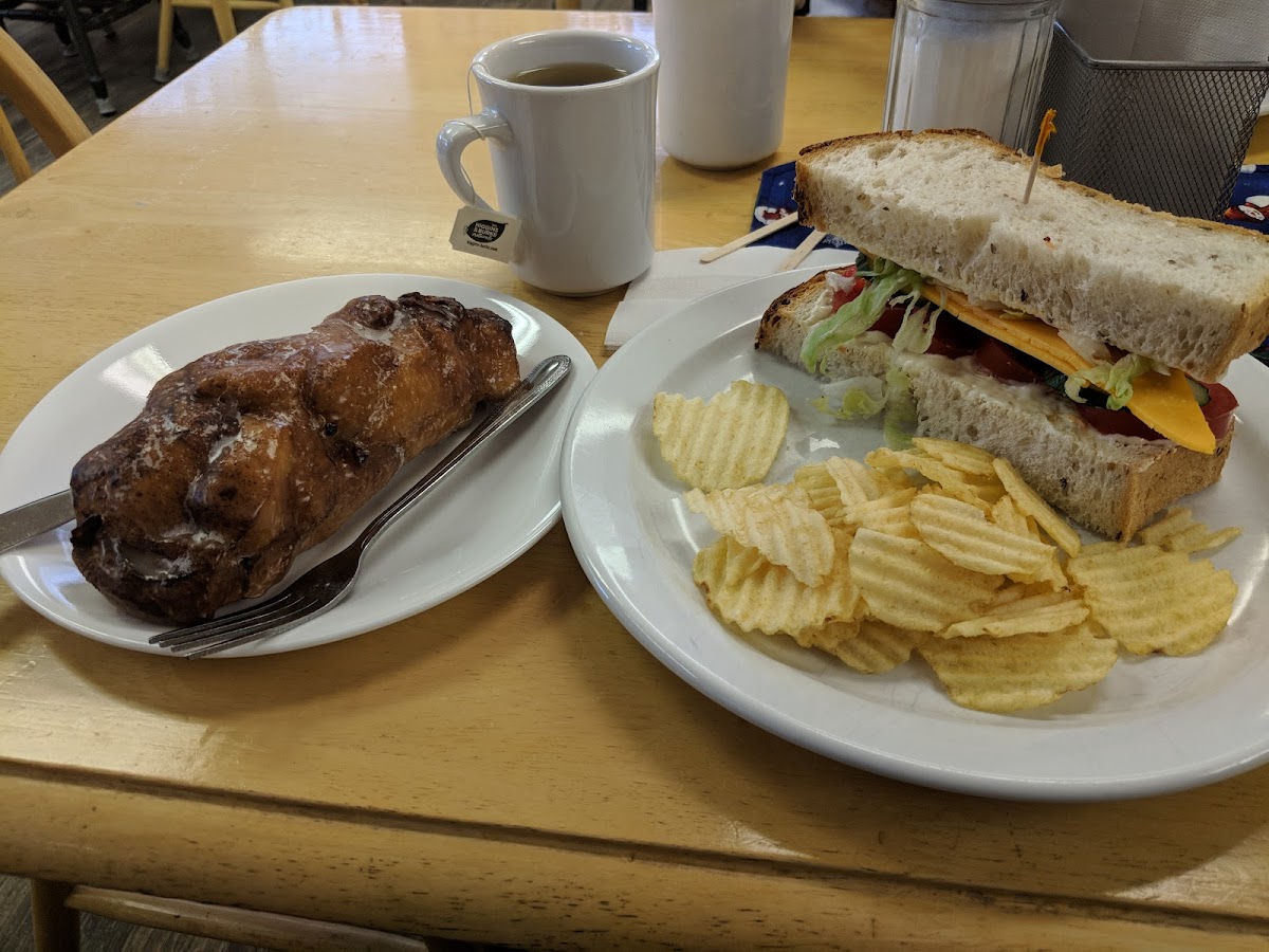 B.J.'s Doughnut - Photo 3
