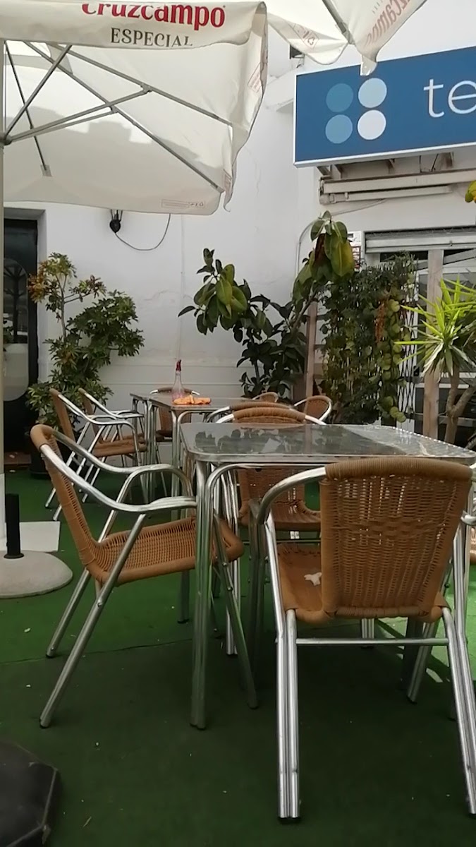 Restaurante LA FAMA - Photo 1