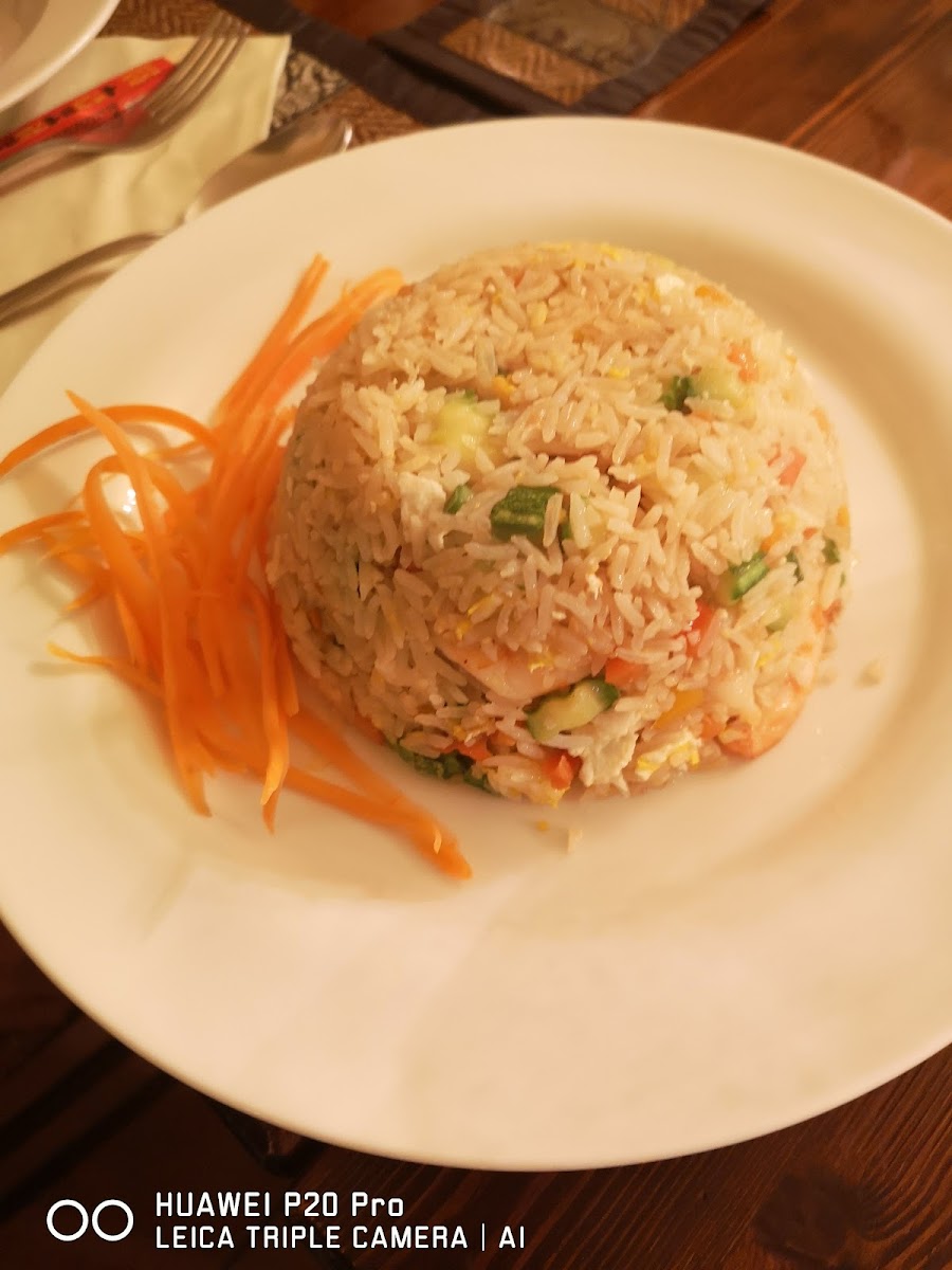 Sawang Thai Restaurant - Photo 2