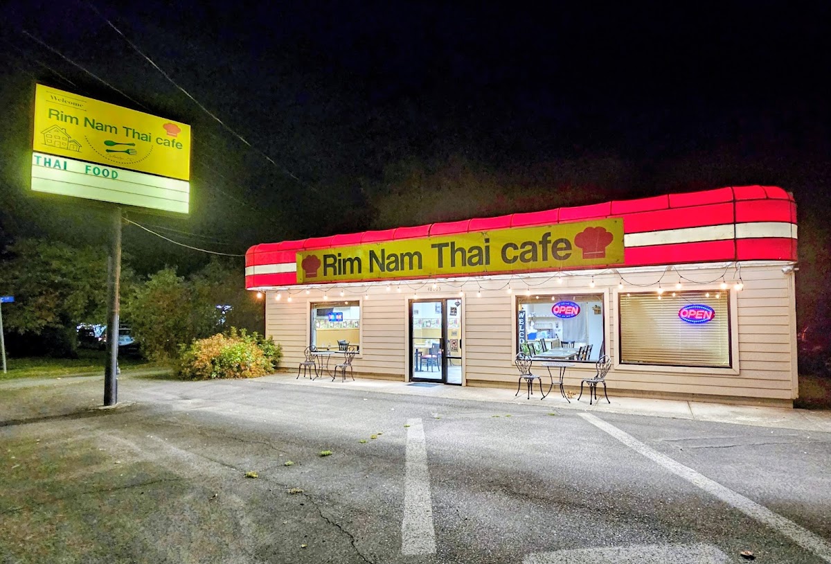 Rim nam thai cafe - Photo 1