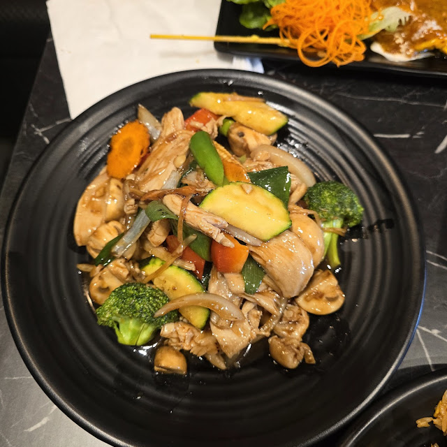 Pad Thai with Chicken