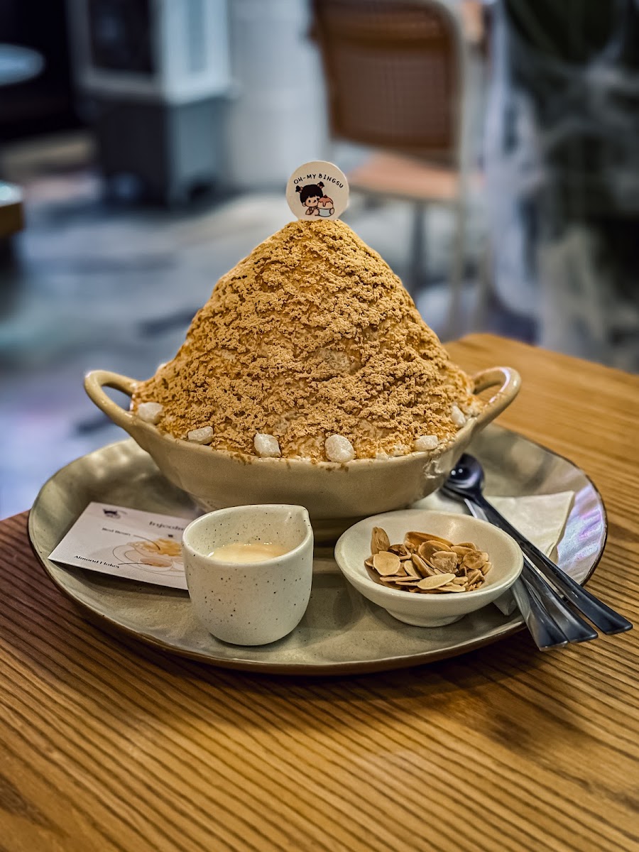 Oh My Bingsu Dessert Cafe - Photo 3