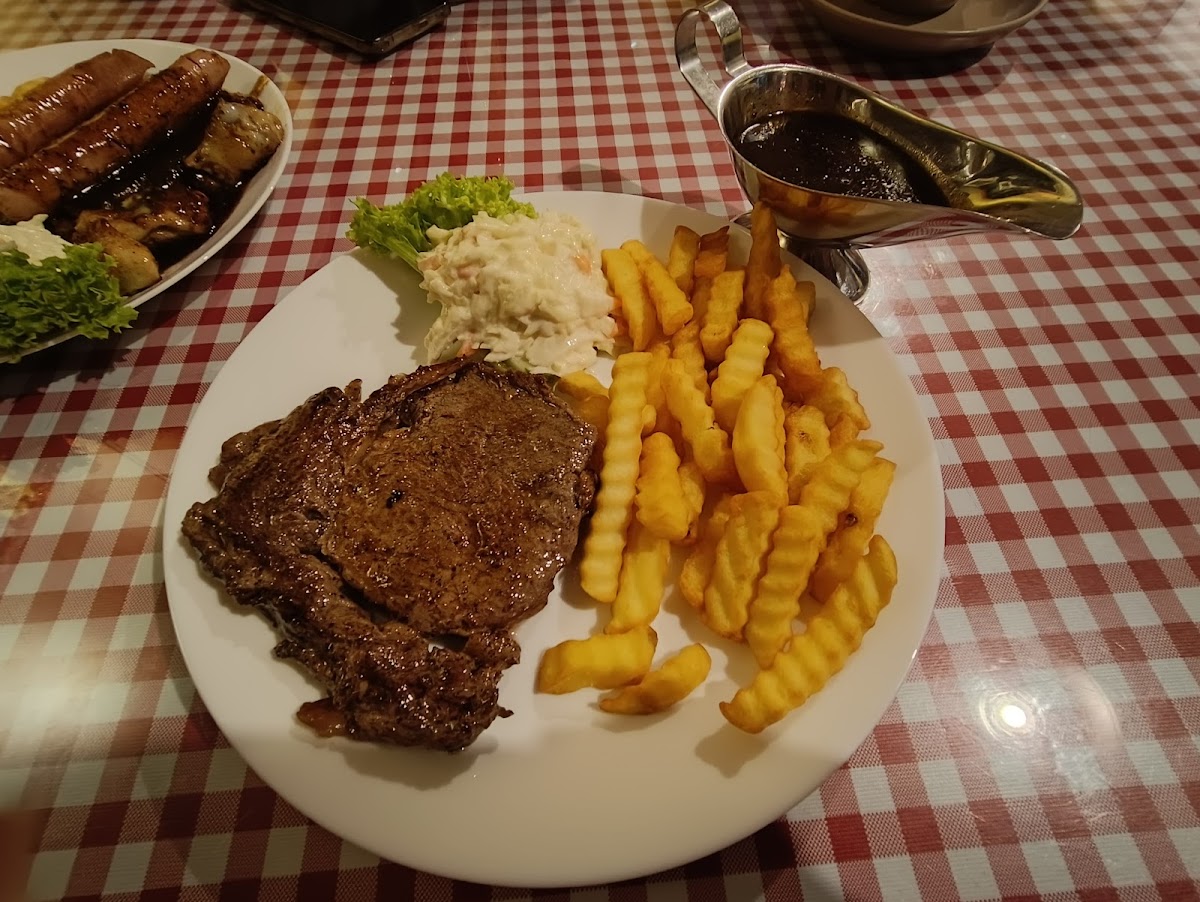 Butterworth Cafe - Photo 8