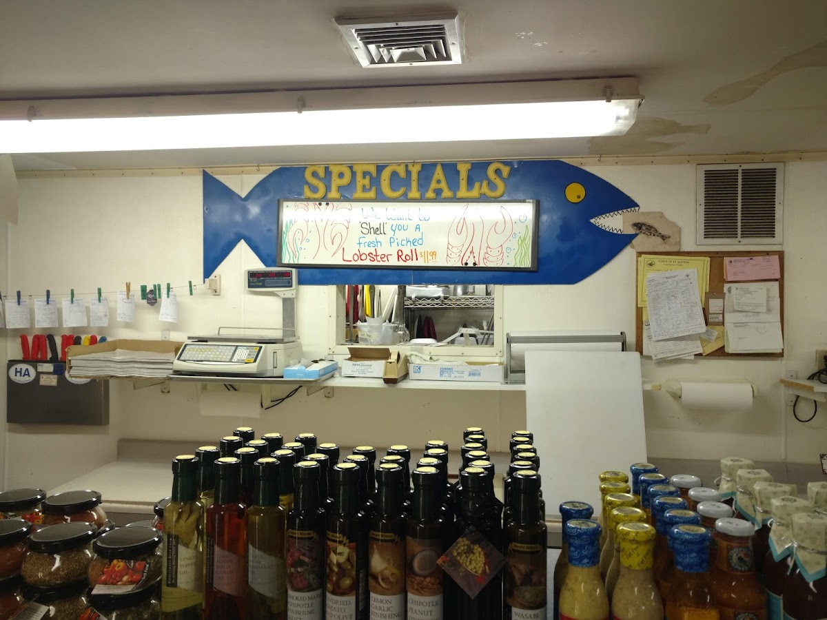 Donahue's Fish Market - Photo 6
