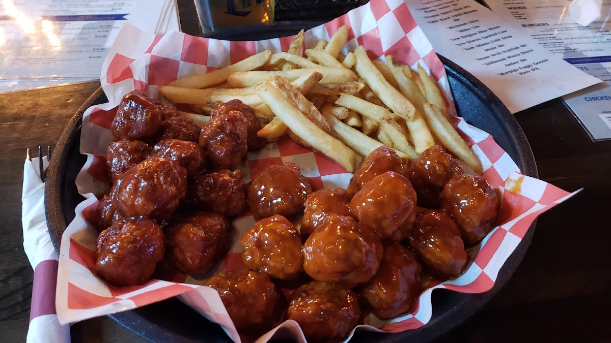 Tanner's Grill and Bar West - Photo 8
