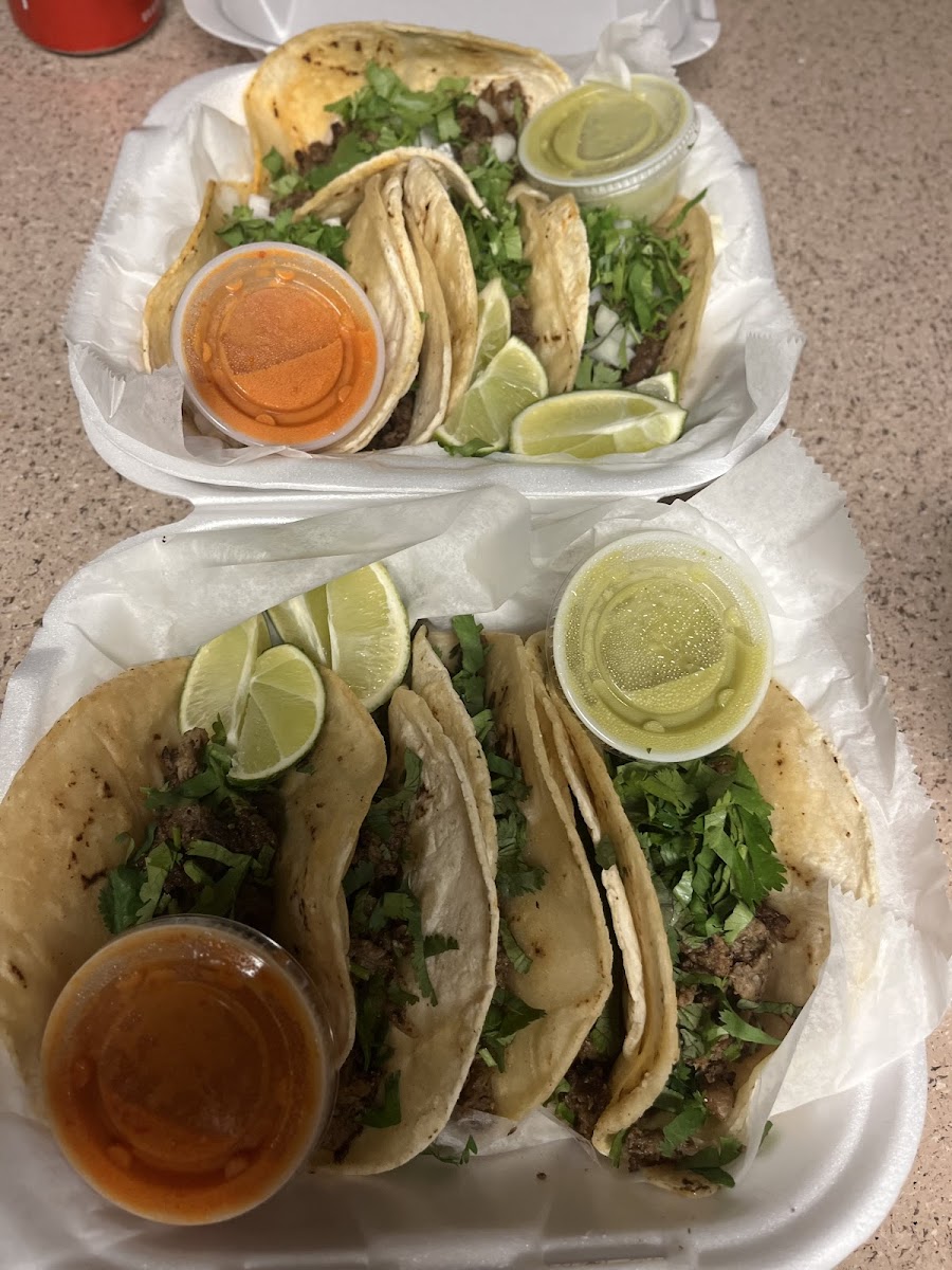 Taquería El Chapulin Llc - Photo 2