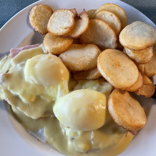 Eggs Benedict