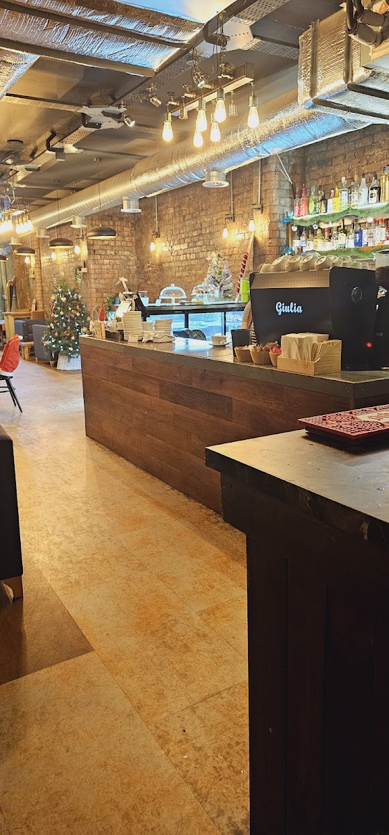 Kawa's Coffee and Wine Bar - Photo 9