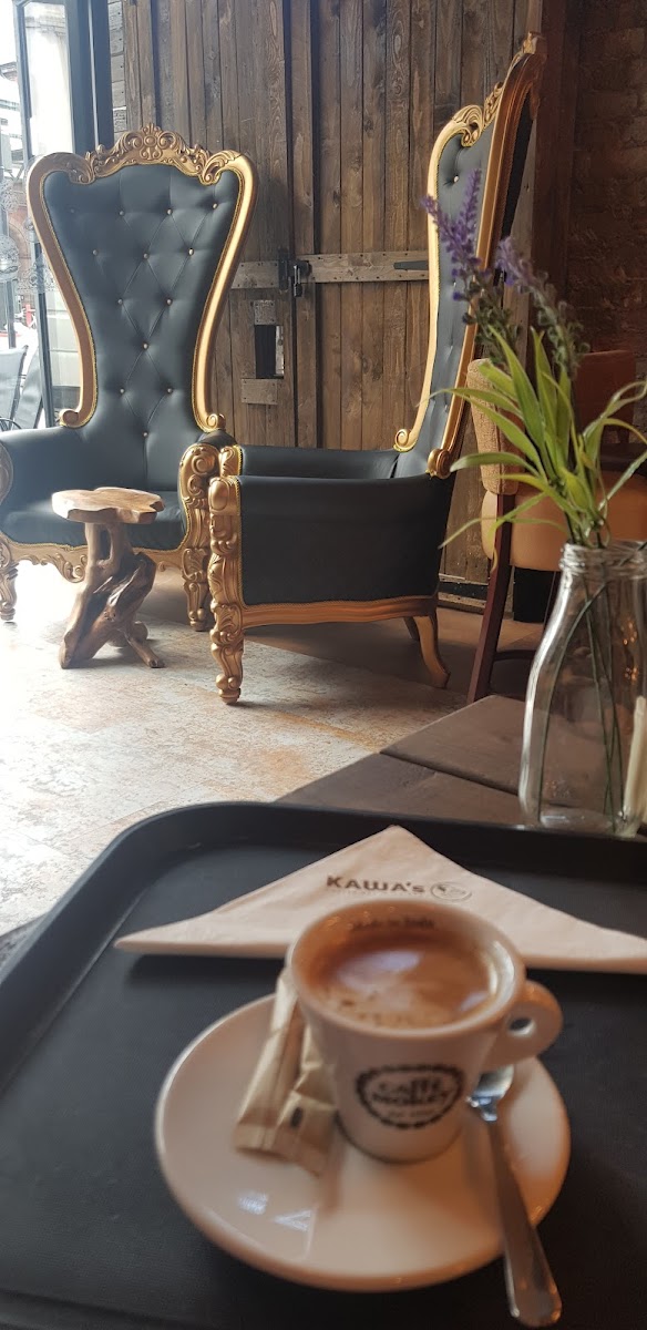 Kawa's Coffee and Wine Bar - Photo 7