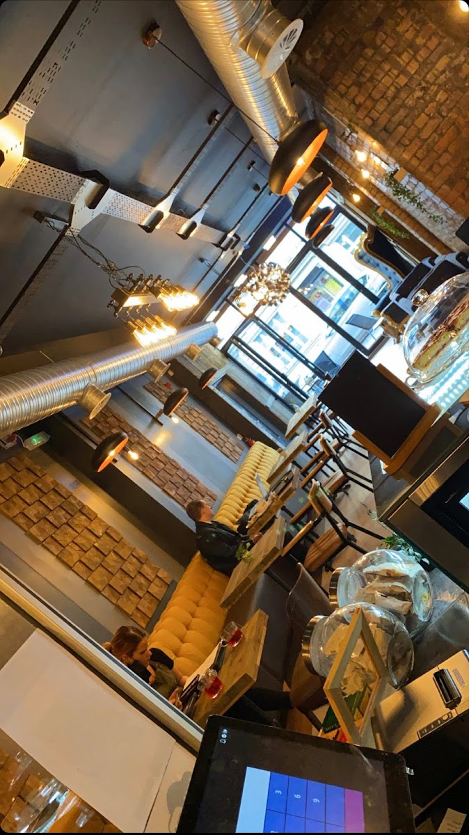 Kawa's Coffee and Wine Bar - Photo 8