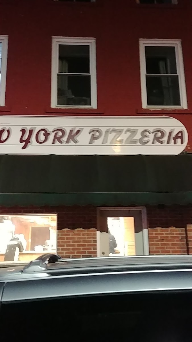 New York Pizzeria aka Slices - Photo 3
