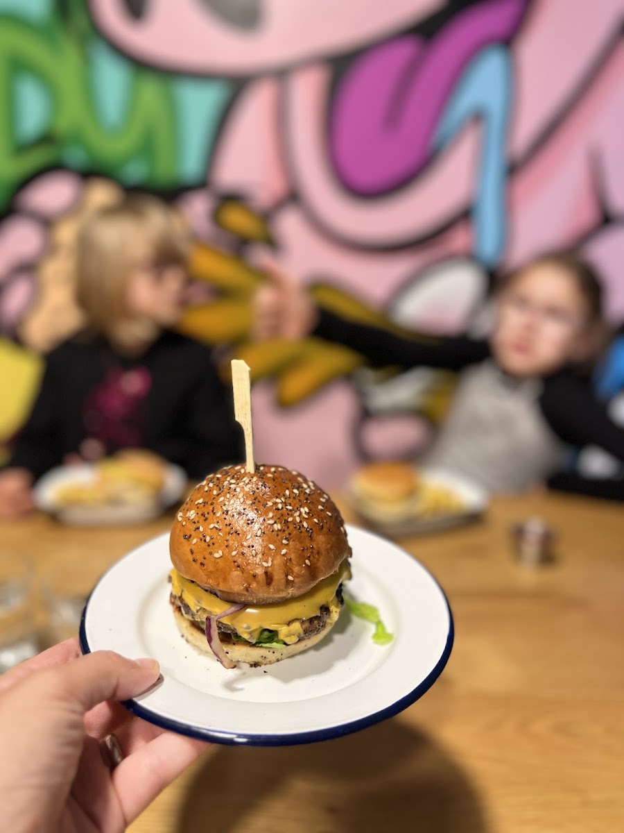 The Greedy Pig - Photo 8