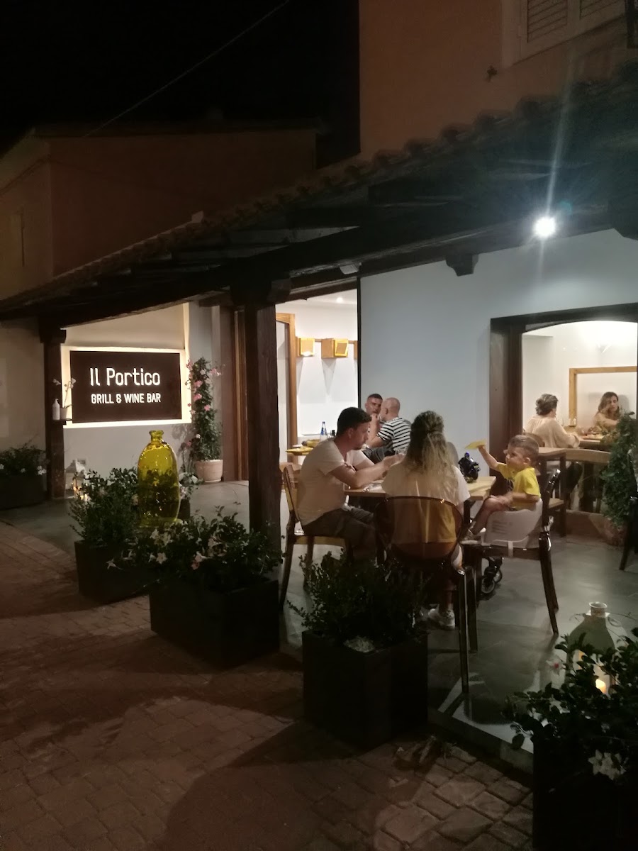 Il Portico, Grill & Wine Bar