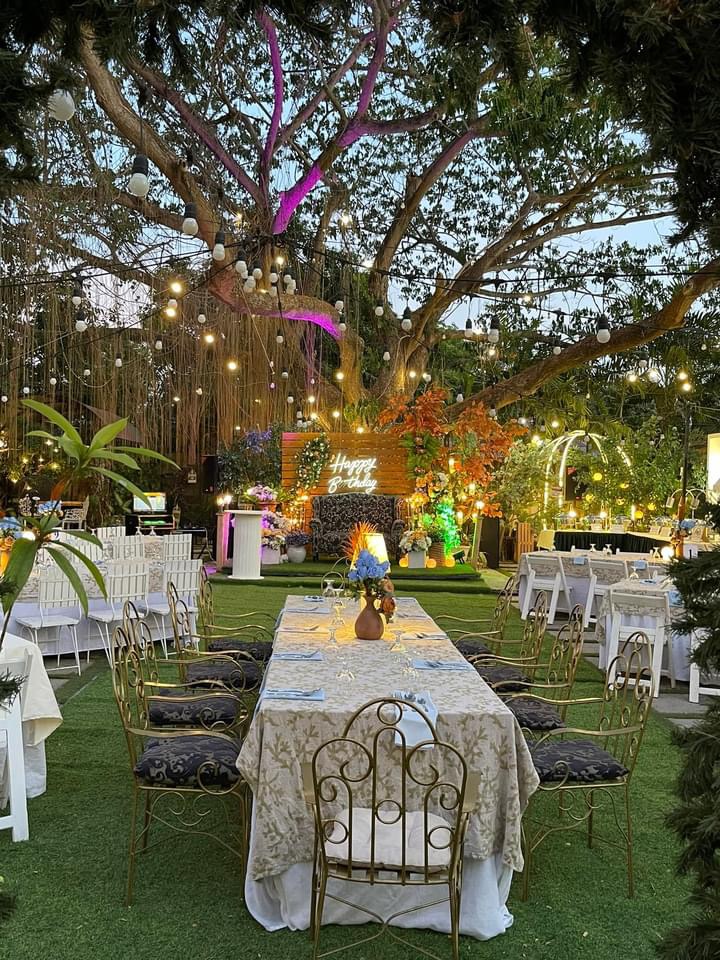 Lolo's Place Restaurant