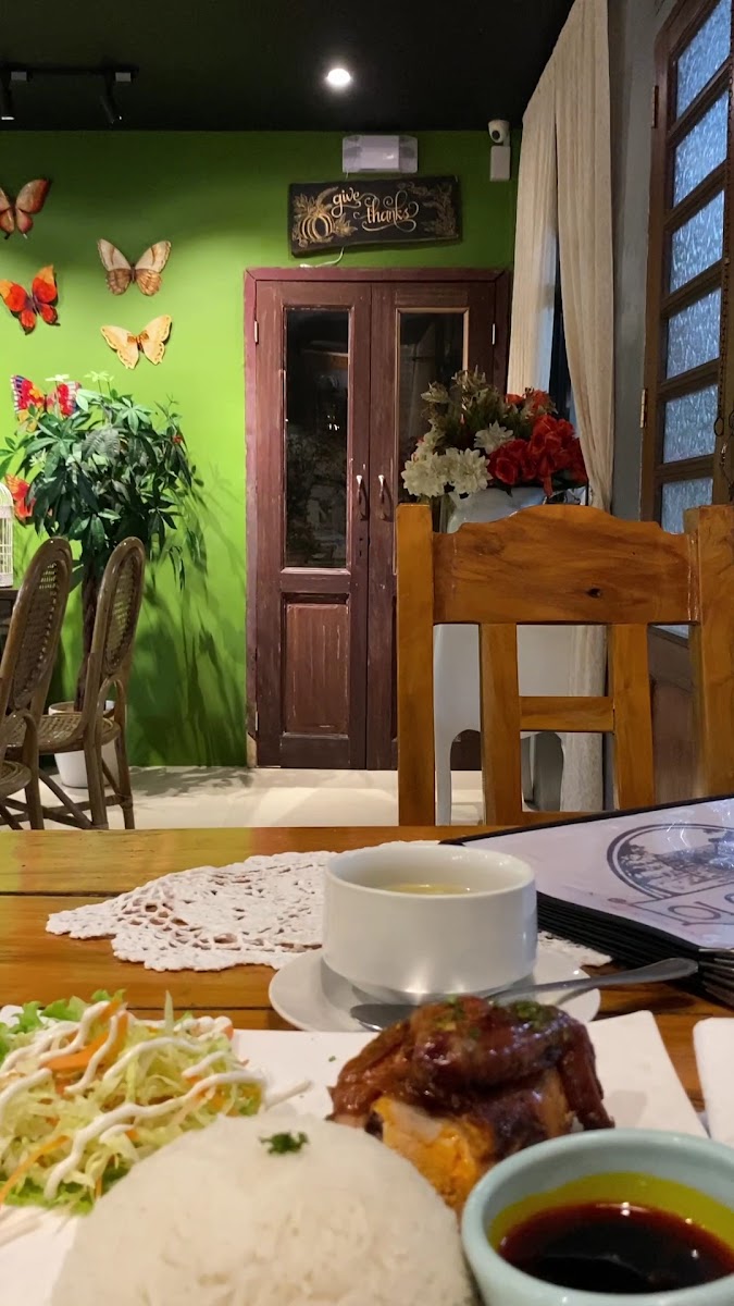 Lolo's Place Restaurant - Photo 1