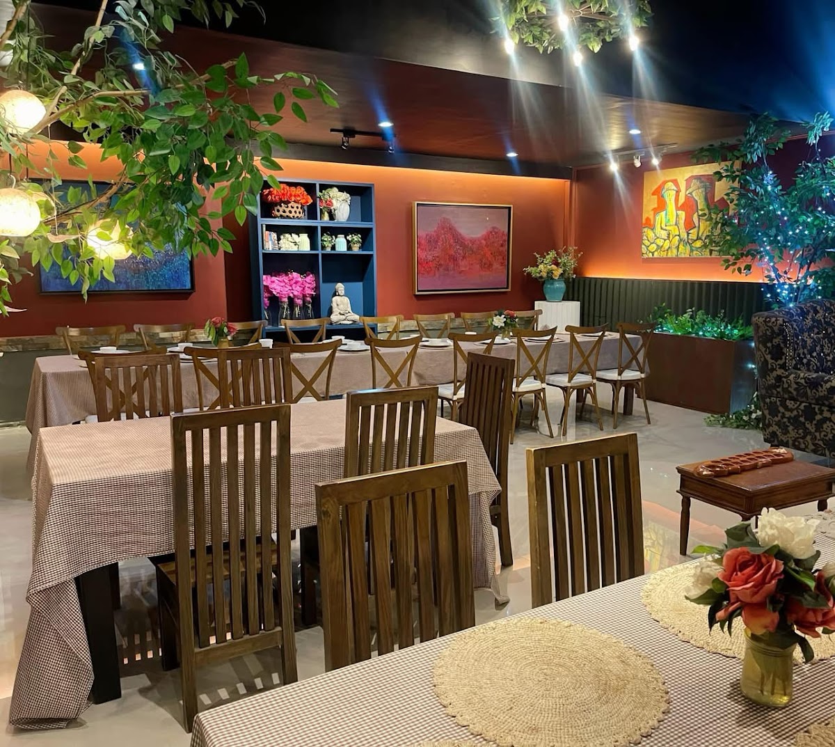 Lolo's Place Restaurant - Photo 2