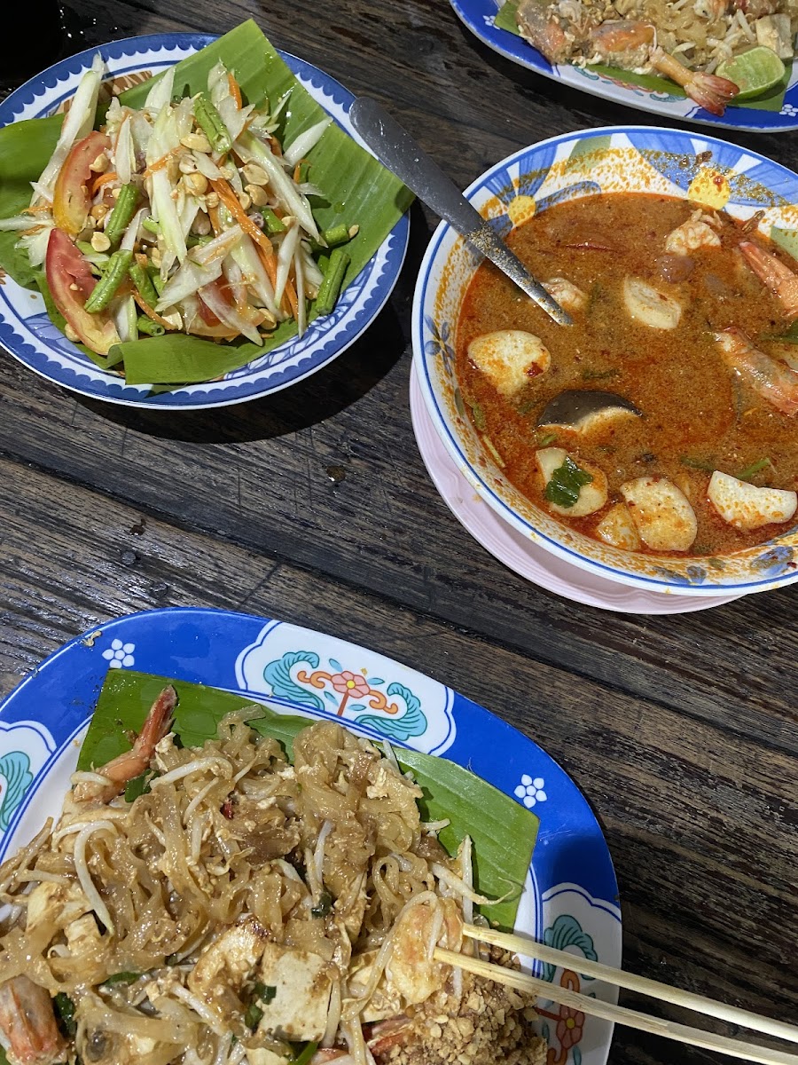 Tuk Restaurant ร้านข้าวต้มริมทาง - Photo 2