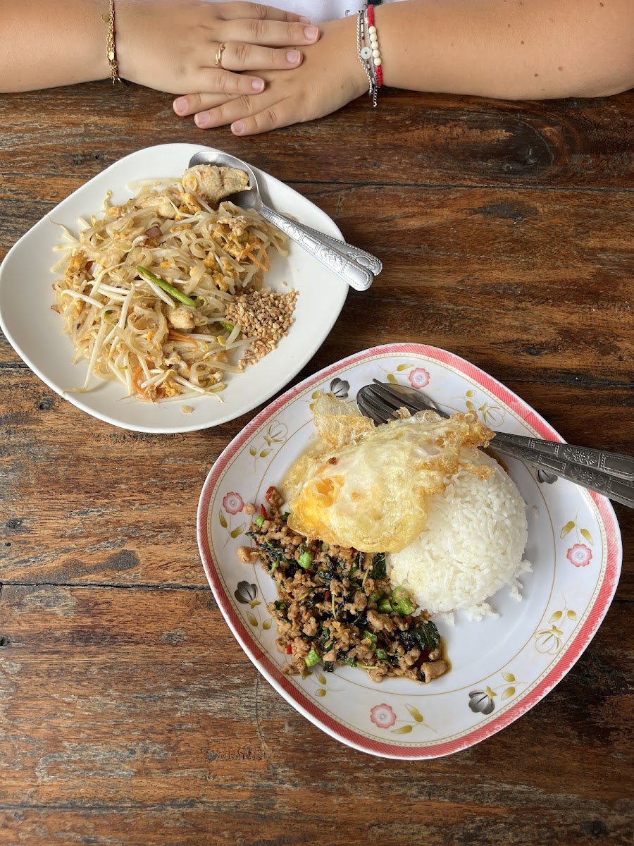 Tuk Restaurant ร้านข้าวต้มริมทาง - Photo 6