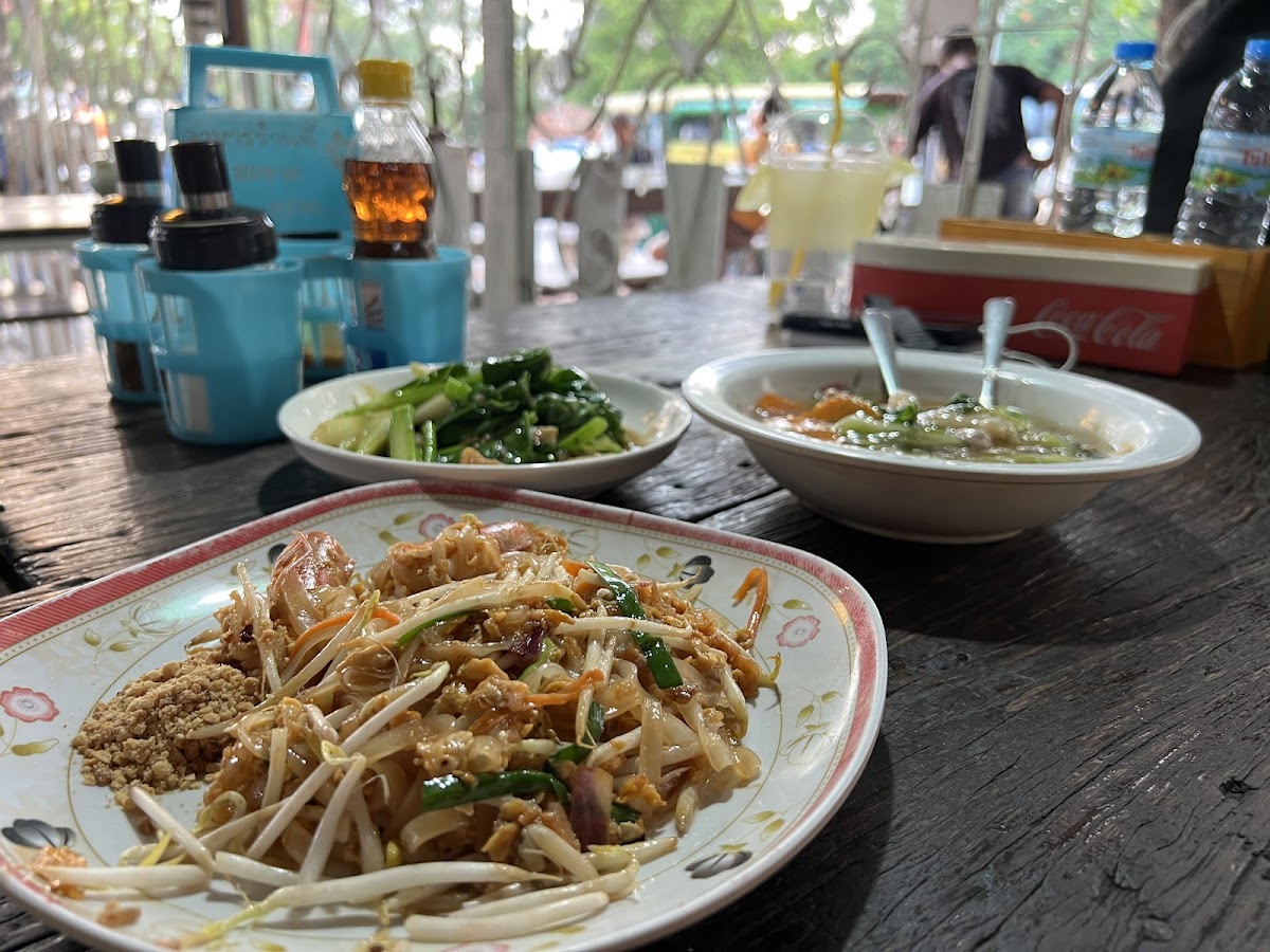 Tuk Restaurant ร้านข้าวต้มริมทาง - Photo 8
