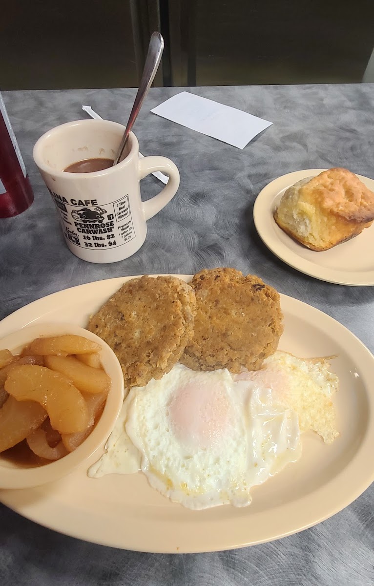 Carolina Cafe - Photo 4
