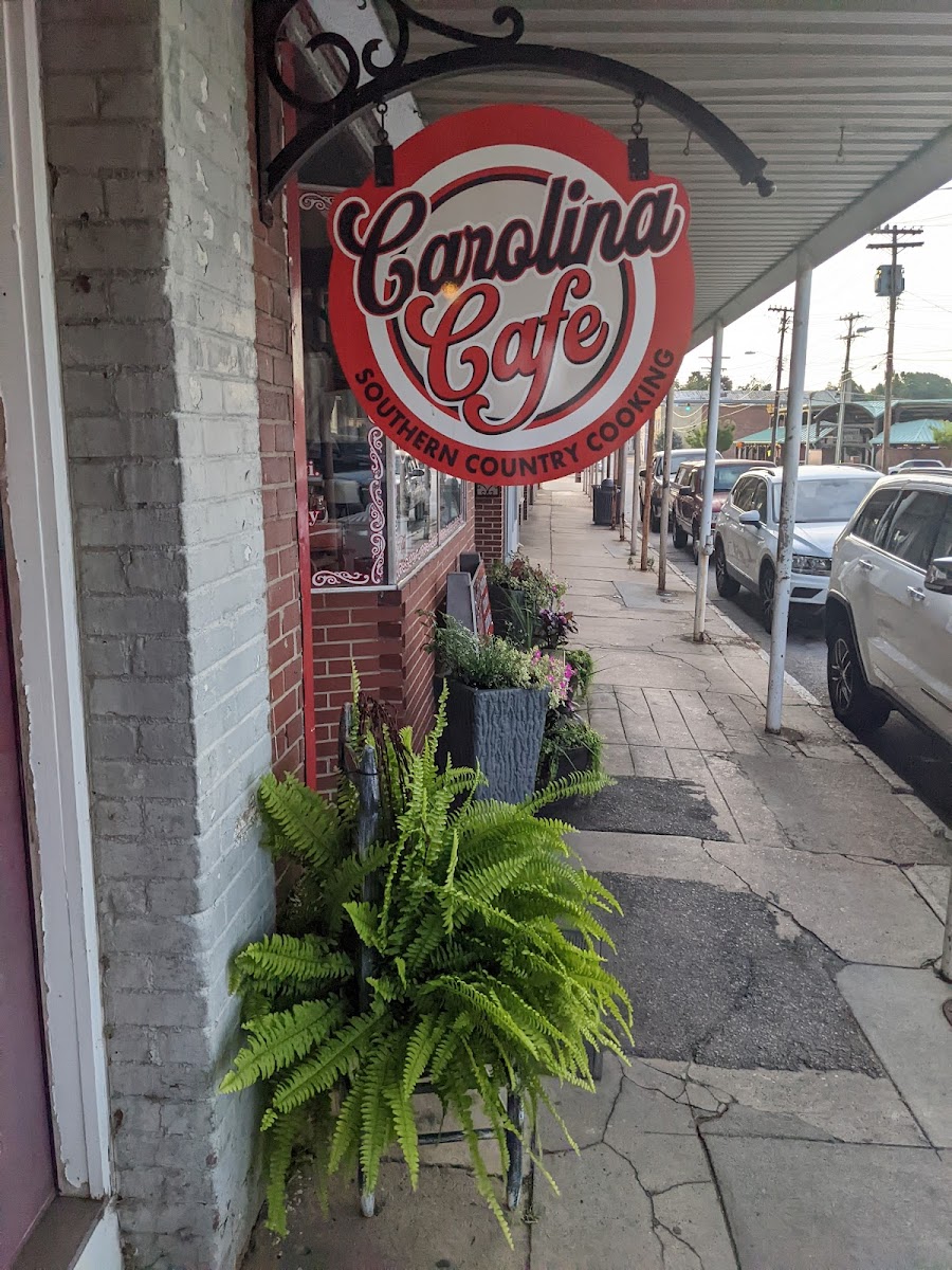 Carolina Cafe - Photo 5