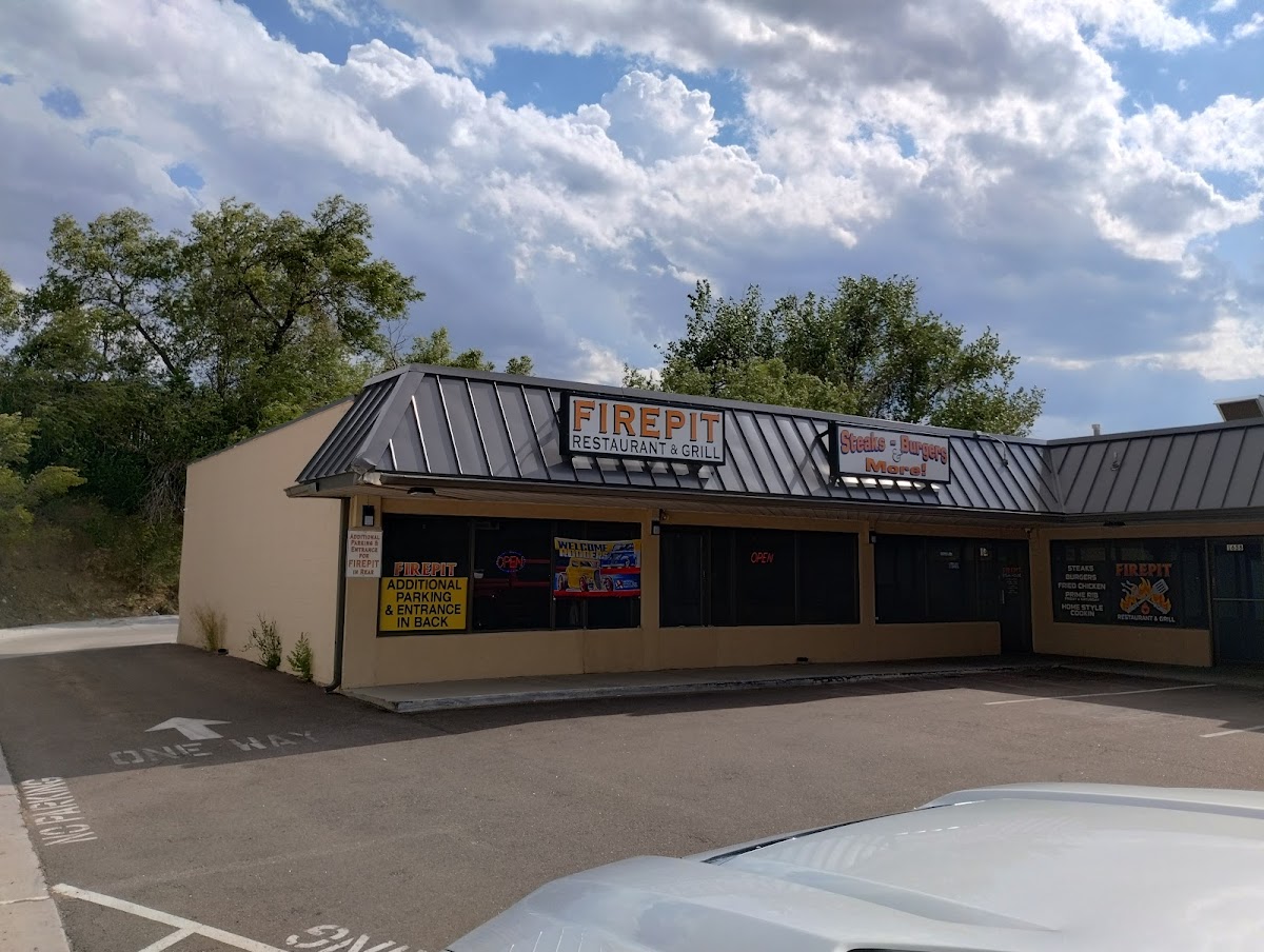 The Firepit Restaurant & Grill - Photo 3