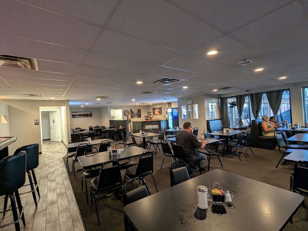 The Firepit Restaurant & Grill - Photo 6