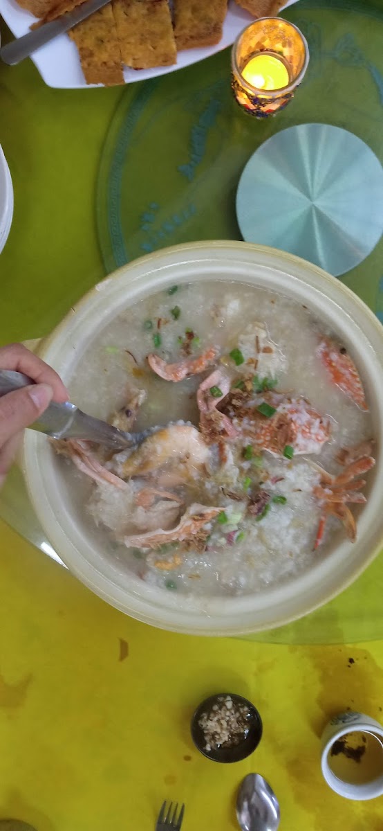 Da Jia Lai Restaurant - Photo 5
