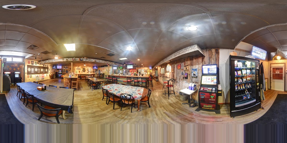 Hot Shots Tavern - Photo 6