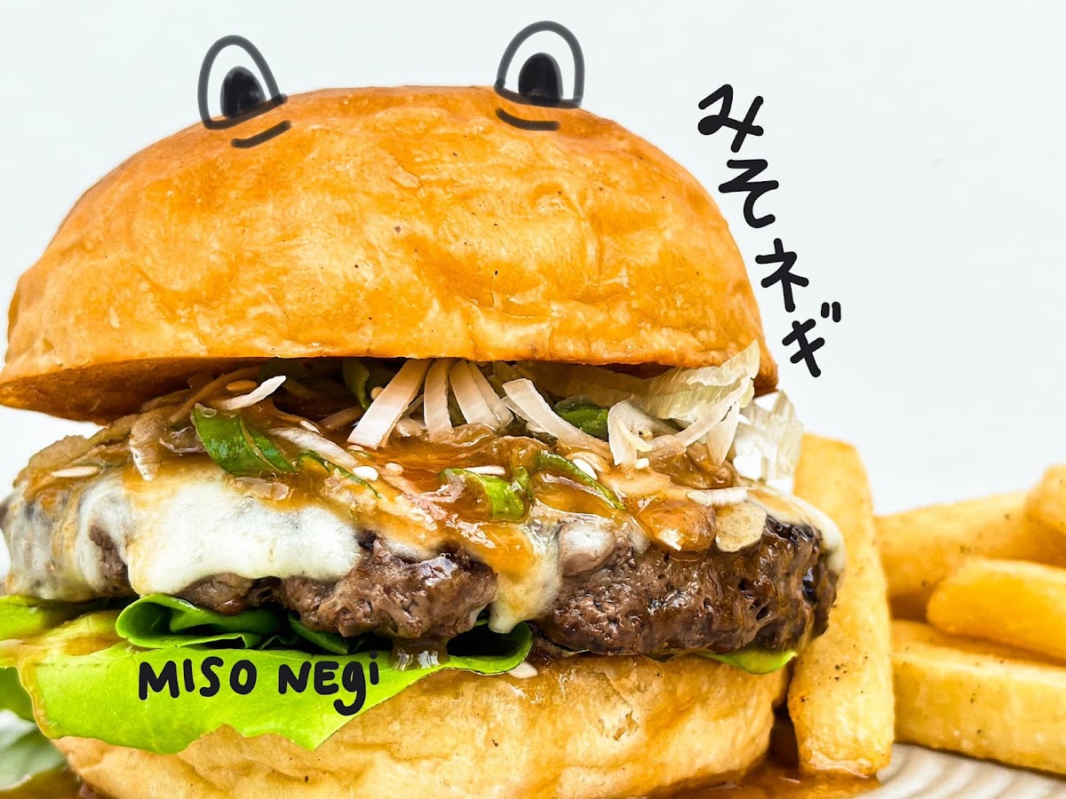 กัสสึ Gus Burger & Japanese Restaurant - Photo 2