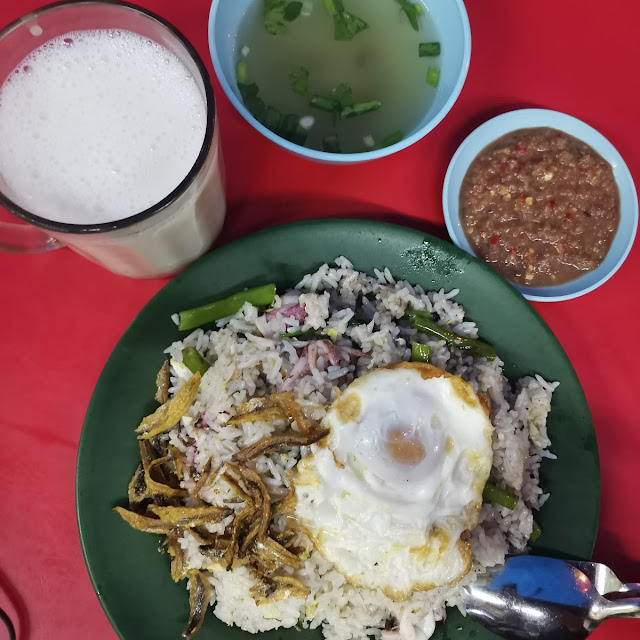 Mnasi Goreng Kampung with Telur Mata