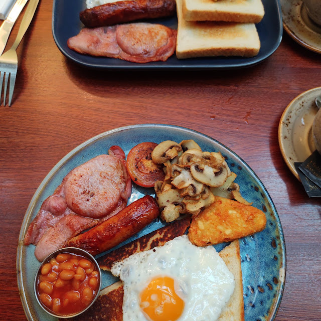 Full Irish Breakfast Below with a Small Irish Breakfast Above