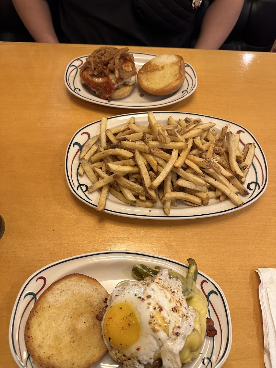 Belly Busters Restaurant & Catering - Photo 2