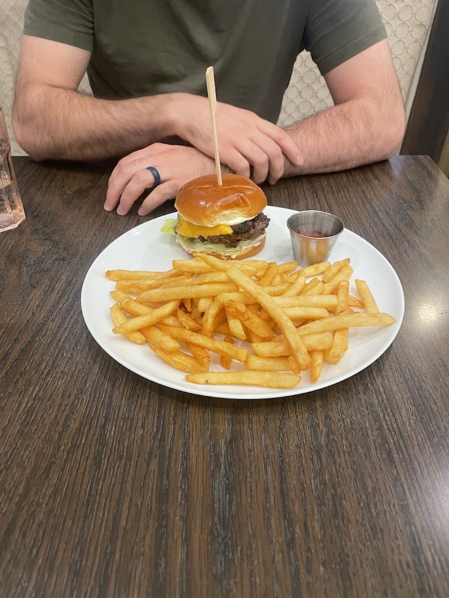 Dive In Eatery - Photo 6
