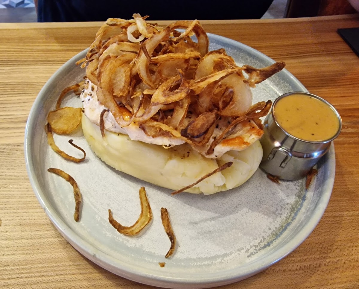 Foxes Pub & Restaurant - Photo 9