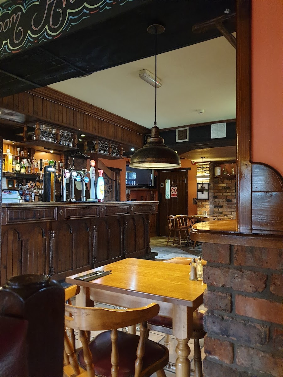 Foxes Pub & Restaurant - Photo 5