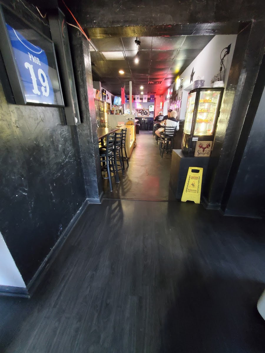 Lone Star Bar & Grill - Photo 2