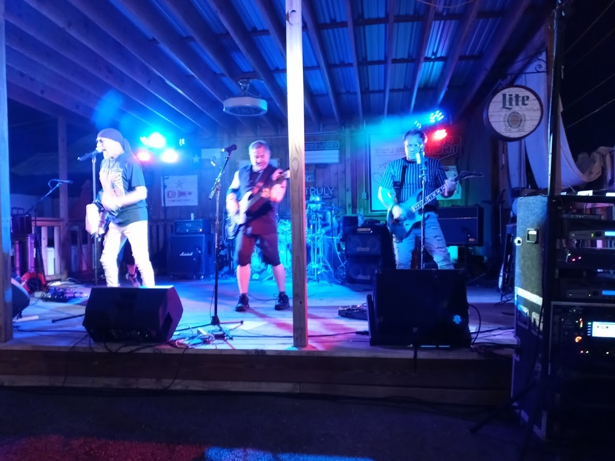 Lone Star Bar & Grill - Photo 6