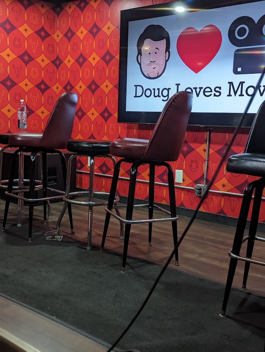 Dunlap's Corner Bar - Photo 9