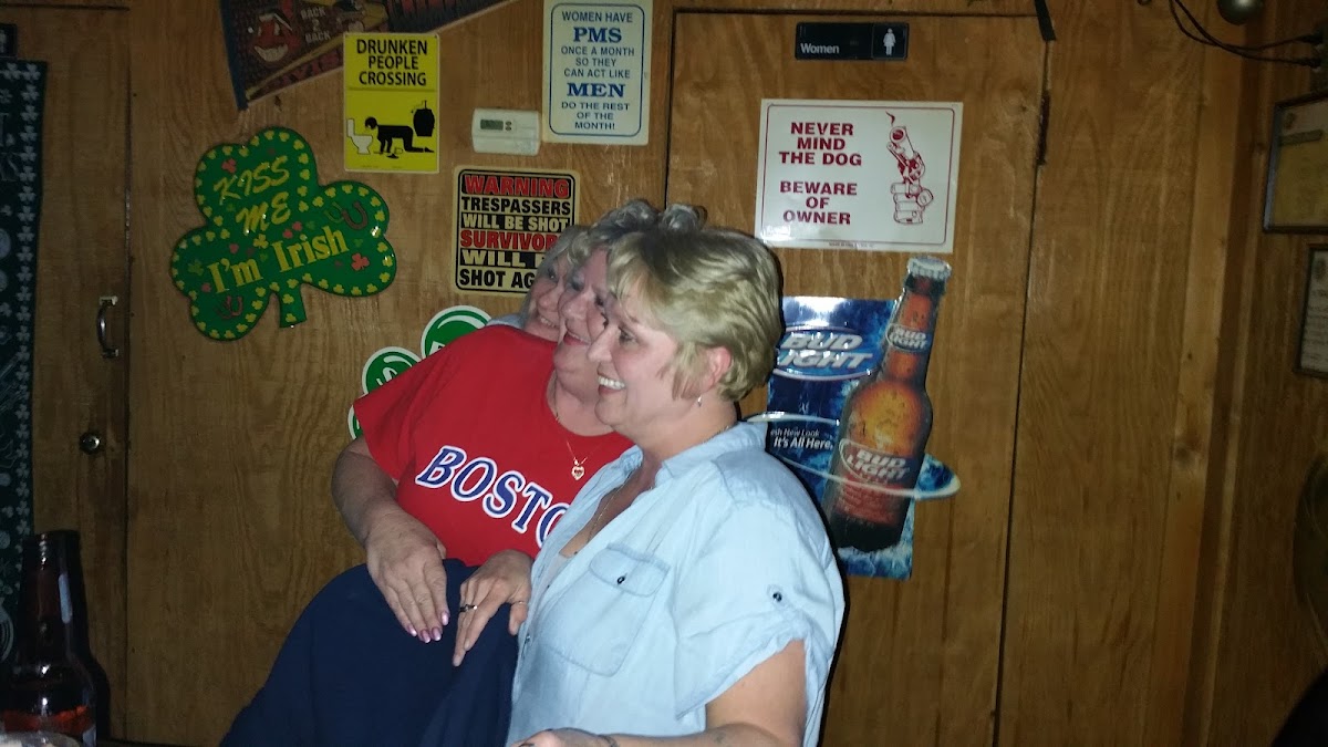 Dunlap's Corner Bar - Photo 5