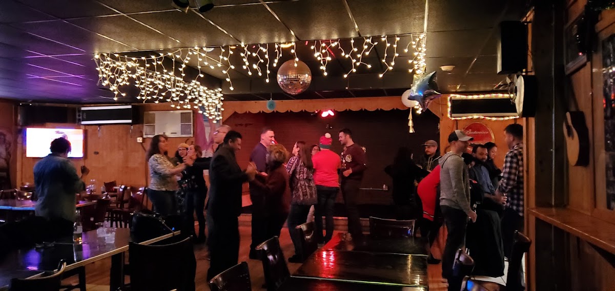 Dunlap's Corner Bar - Photo 7