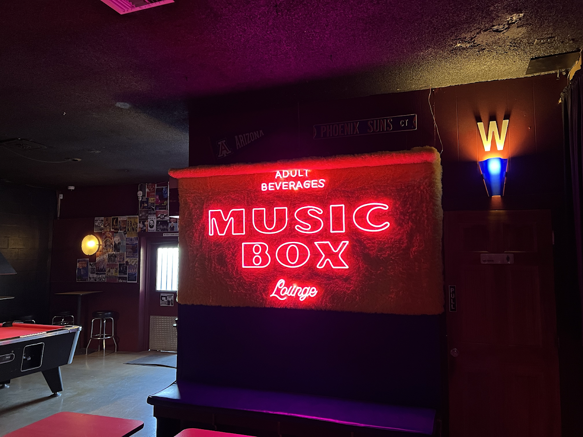 Music Box Lounge - Photo 3