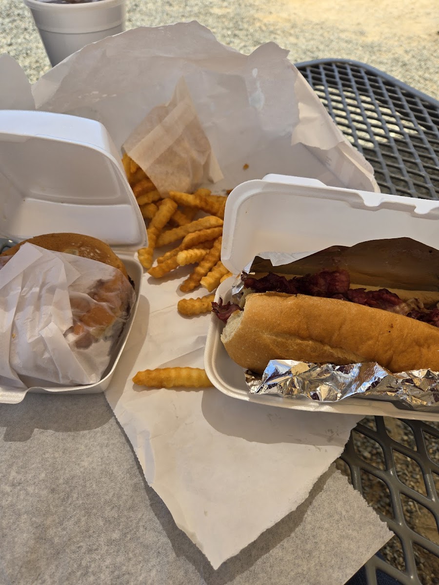 Casablanca Burgers - Photo 4